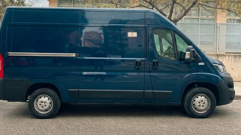 Furgoneta Citroën Jumper de STW Rentals en Valencia